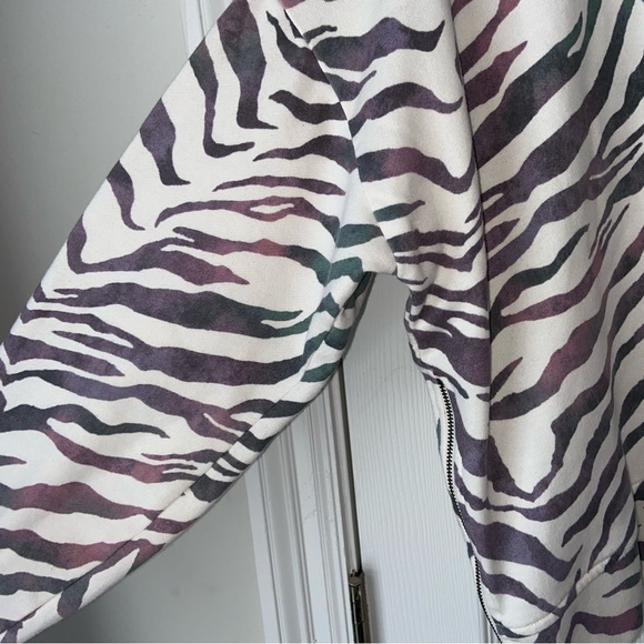 Rails Marlo Ivory Gradient Tiger Stripe sweatshirt cozy Fall Winter - Picture 7 of 11